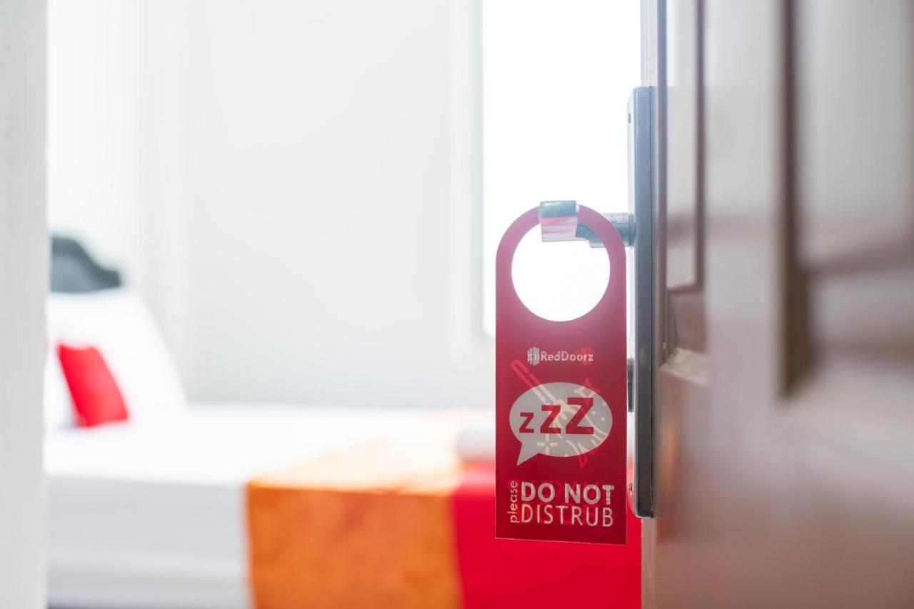 RedDoorz @ Aralia Harapan Indah Hotell Pulokendal Eksteriør bilde