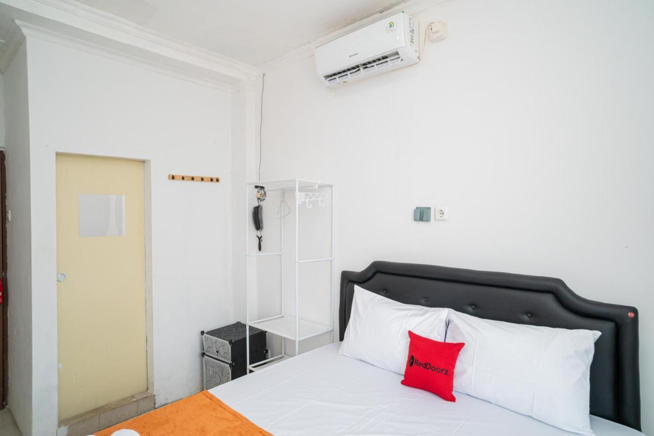 RedDoorz @ Aralia Harapan Indah Hotell Pulokendal Eksteriør bilde