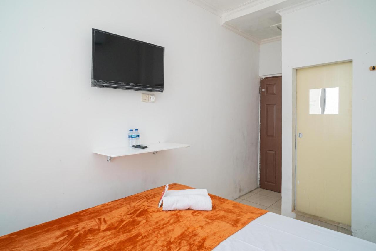 RedDoorz @ Aralia Harapan Indah Hotell Pulokendal Eksteriør bilde
